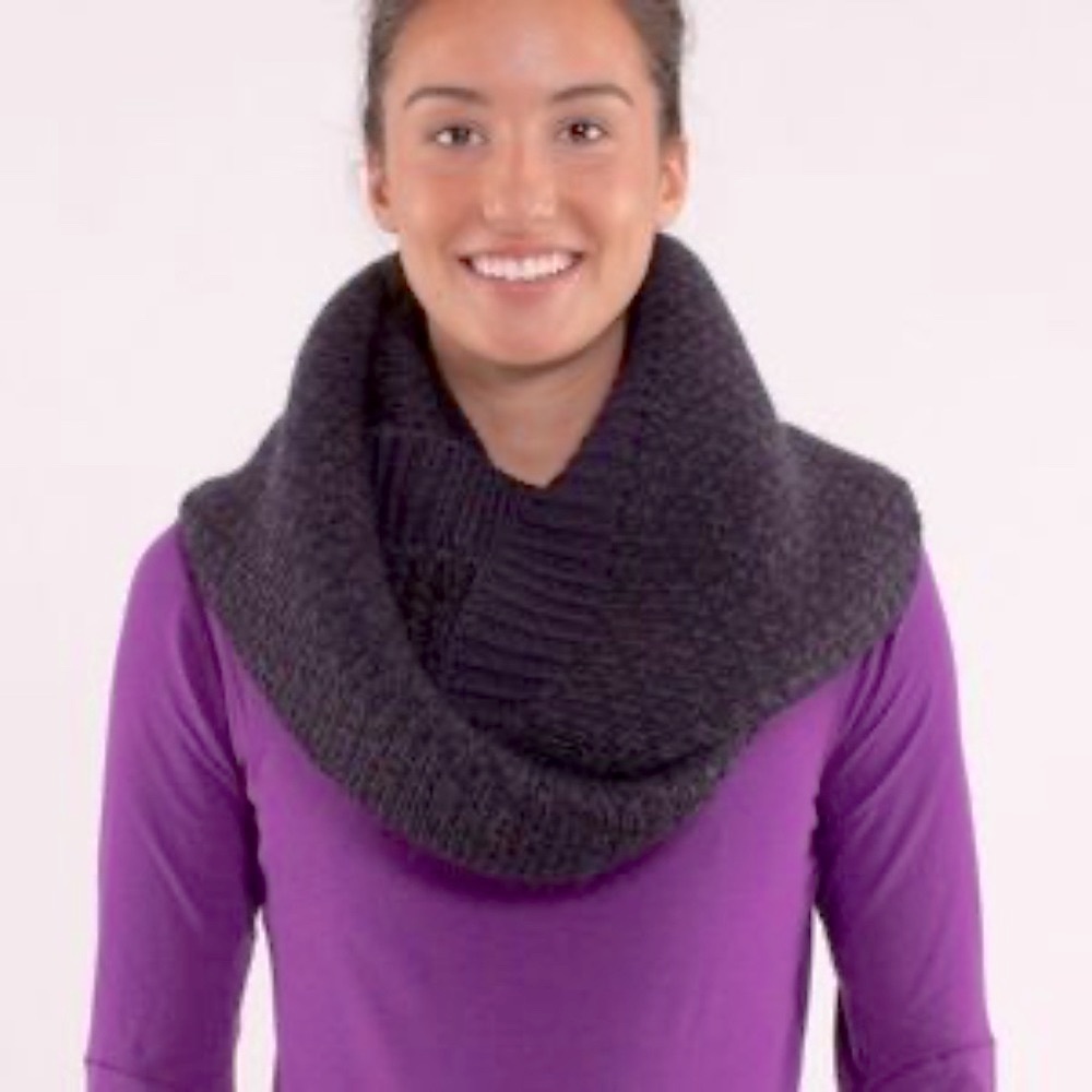 Lululemon MAD Wool Infinity Scarf